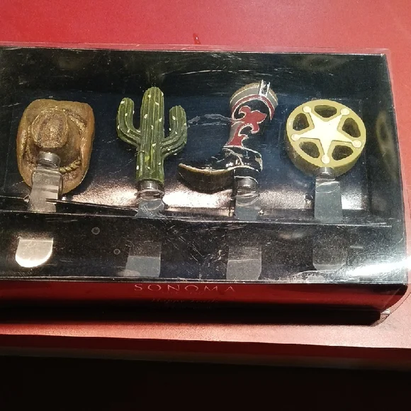 Sonoma Life+Style Kitchen - Picture 1 of 3